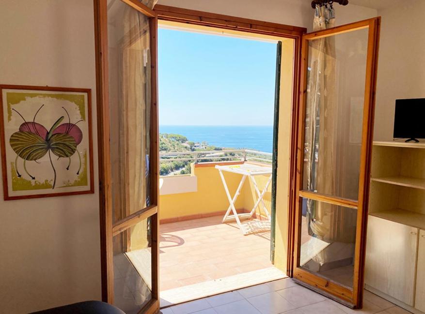 Capoliveri Appartamento Panoramico Con Terrazzo Экстерьер фото