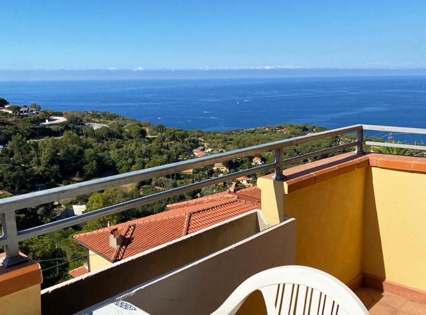 Capoliveri Appartamento Panoramico Con Terrazzo Экстерьер фото