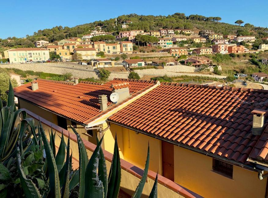 Capoliveri Appartamento Panoramico Con Terrazzo Экстерьер фото